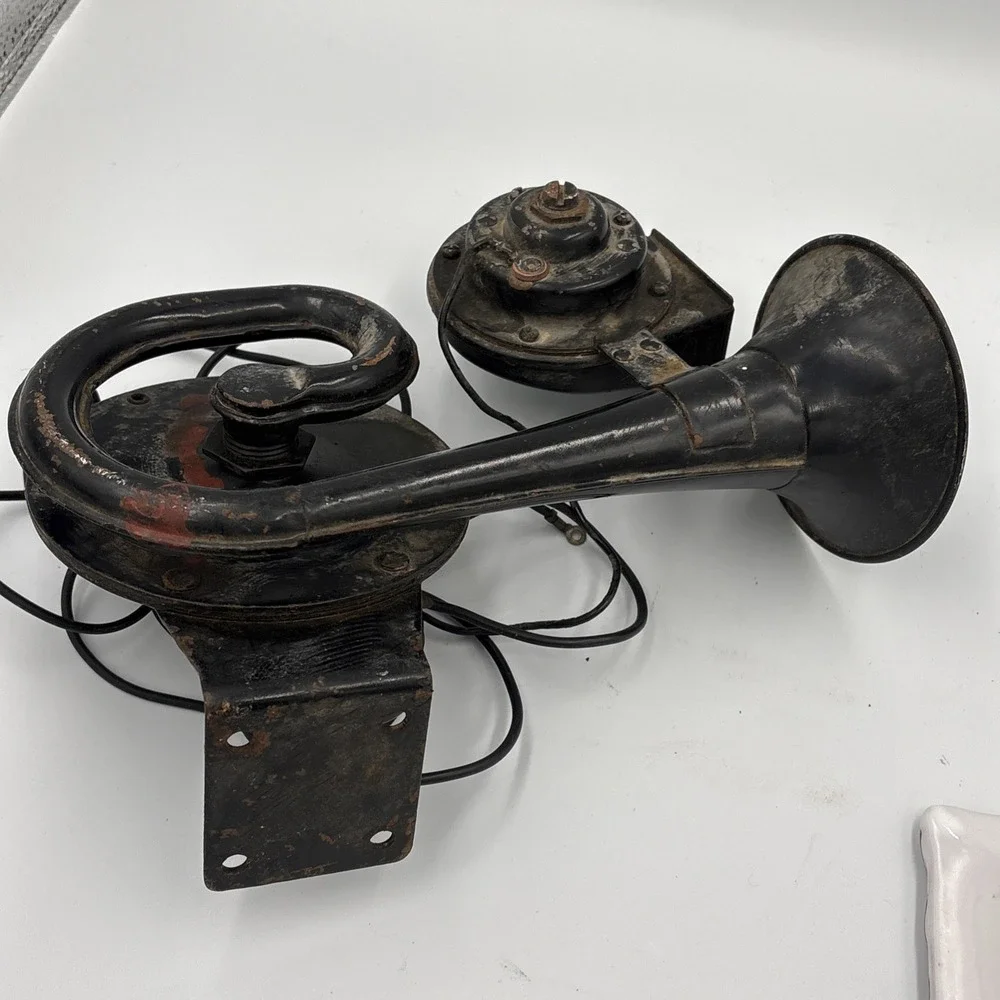 Vintage 2‎ Tone Car or Truck Horn,Untested Decor,Ratrod Black
